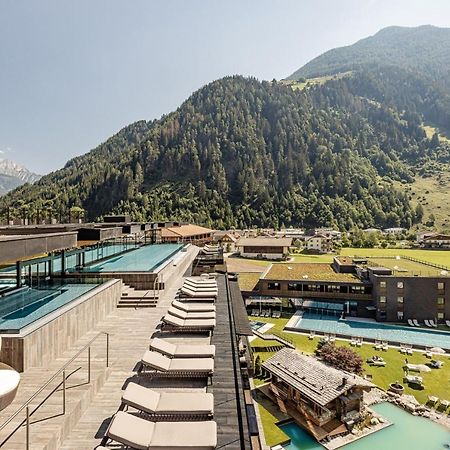 Alpine Luxury Spa Resort Schwarzenstein ルタゴ エクステリア 写真